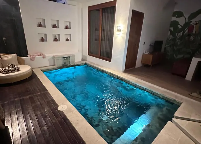 فندق Bali Bird 4*